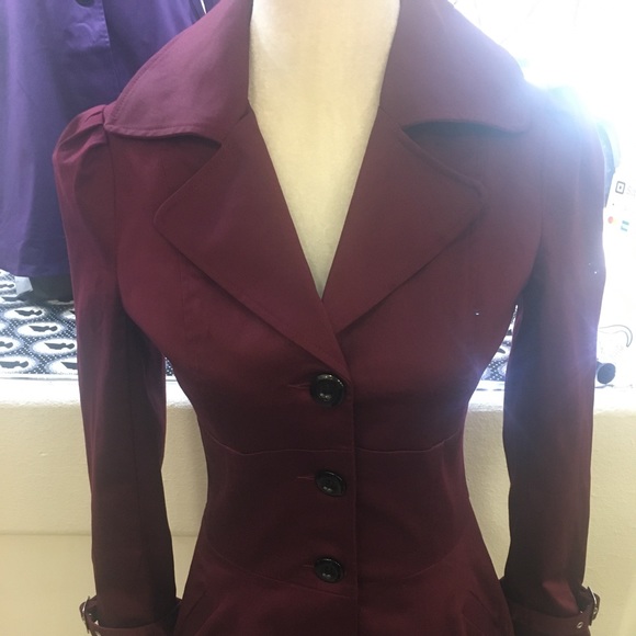 🍷 Lace Up Ruffled Jacket Burgundy🍷 - Picture 5 of 8